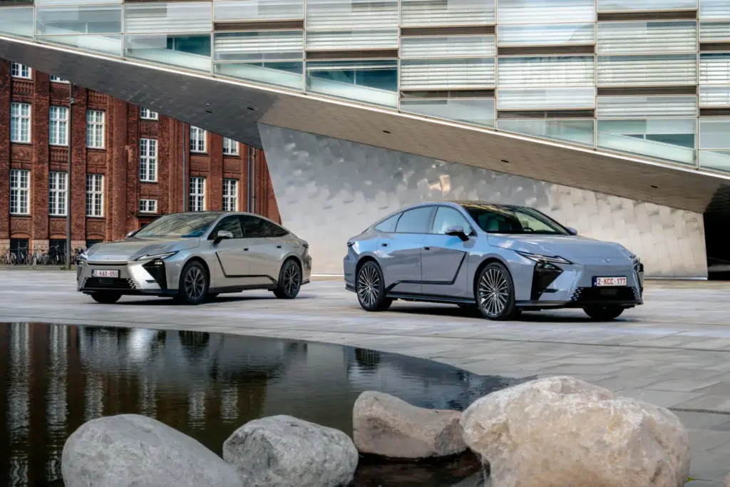 Al volante del nuevo Lexus ES 2027: El representante de todo un legado 5 Motor16 Lexus ES 2027 2 Motor16