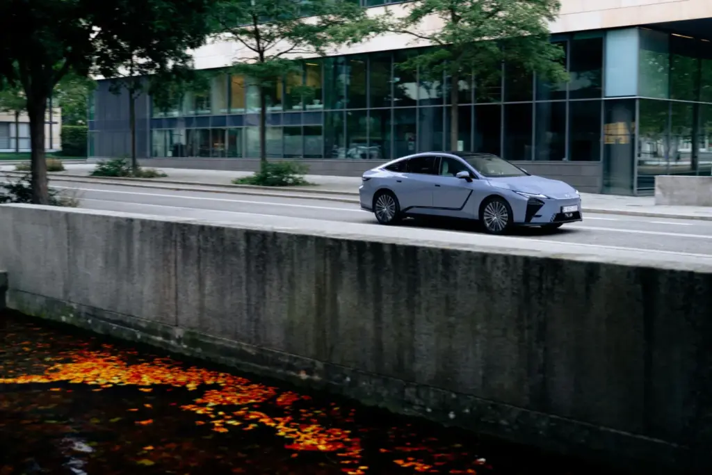 Al volante del nuevo Lexus ES 2027: El representante de todo un legado 28 Motor16 Lexus ES 2027 25 Motor16