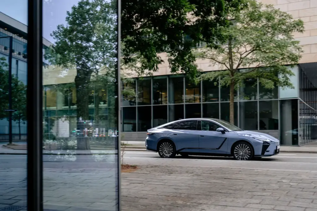 Al volante del nuevo Lexus ES 2027: El representante de todo un legado 29 Motor16 Lexus ES 2027 26 Motor16