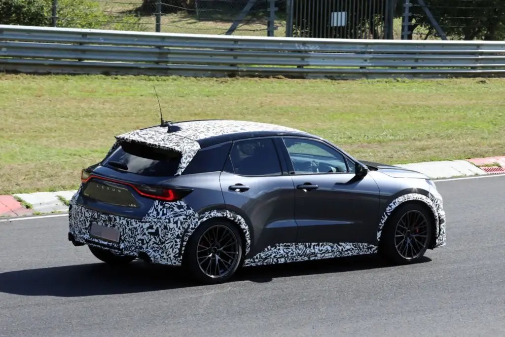 Lexus LBX Morizo RR 2027 espia 10 Motor16