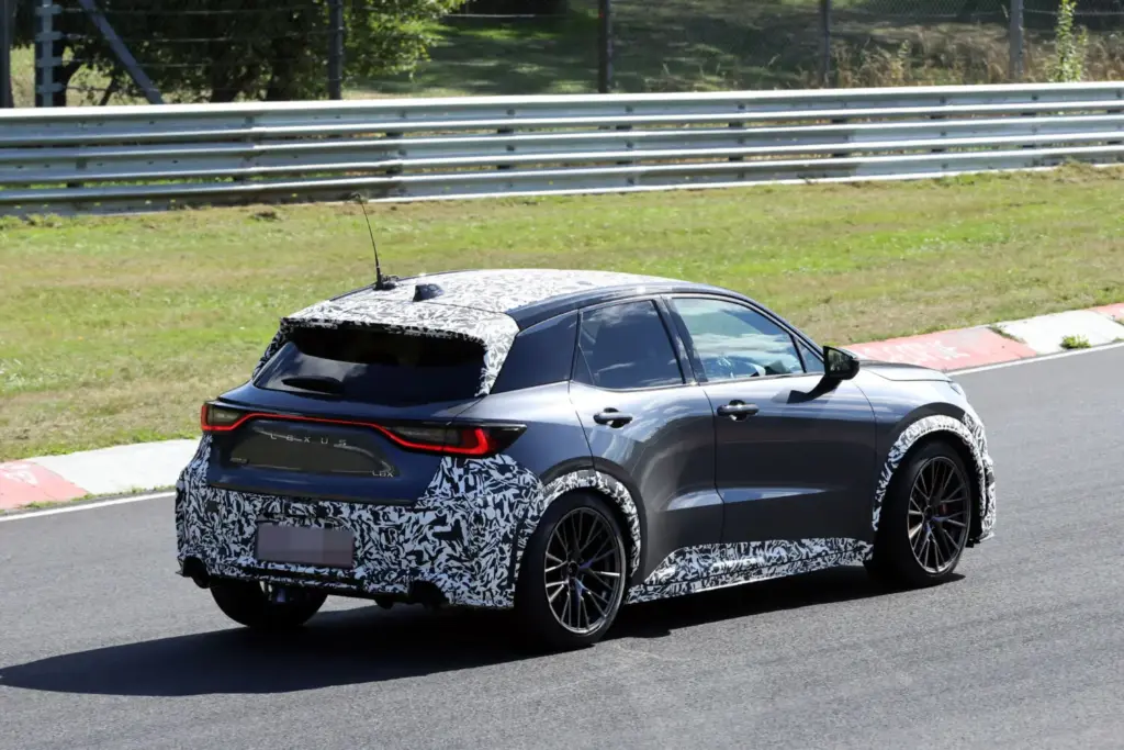 Lexus LBX Morizo RR 2027 espia 11 Motor16