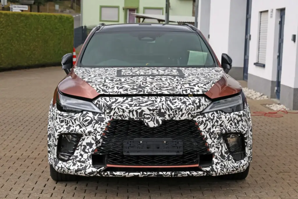 Fotos espía del Lexus RX Morizo RR: el SUV que cambia las reglas del juego 5 Motor16 Lexus RX Morizo RR espia 1 Motor16
