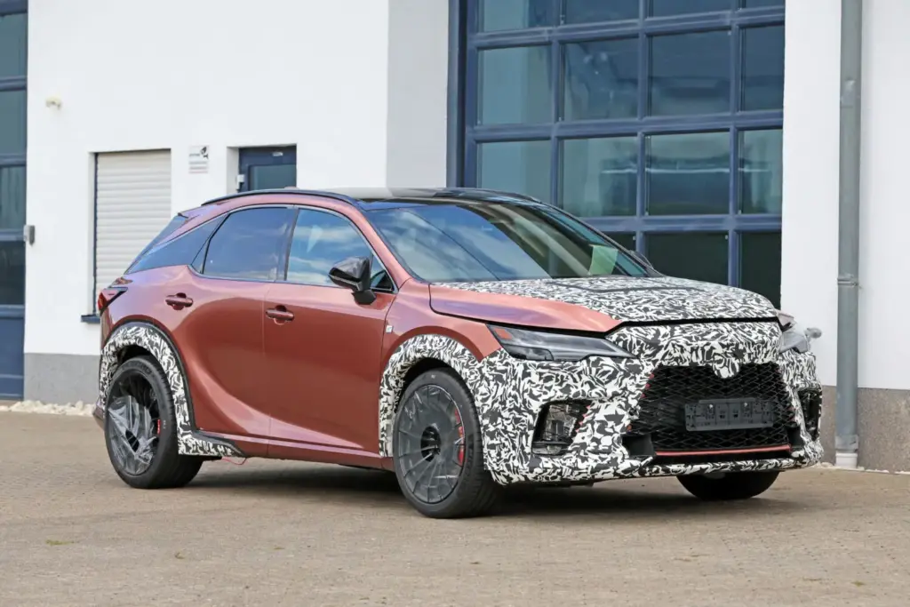 Fotos espía del Lexus RX Morizo RR: el SUV que cambia las reglas del juego 14 Motor16 Lexus RX Morizo RR espia 10 Motor16