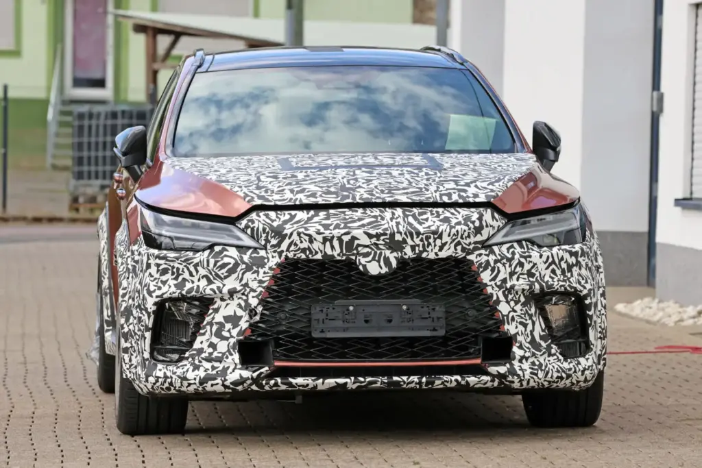 Fotos espía del Lexus RX Morizo RR: el SUV que cambia las reglas del juego 17 Motor16 Lexus RX Morizo RR espia 13 Motor16