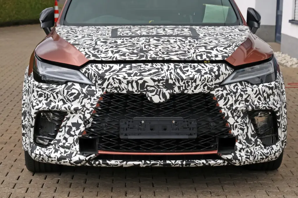 Fotos espía del Lexus RX Morizo RR: el SUV que cambia las reglas del juego 6 Motor16 Lexus RX Morizo RR espia 2 Motor16