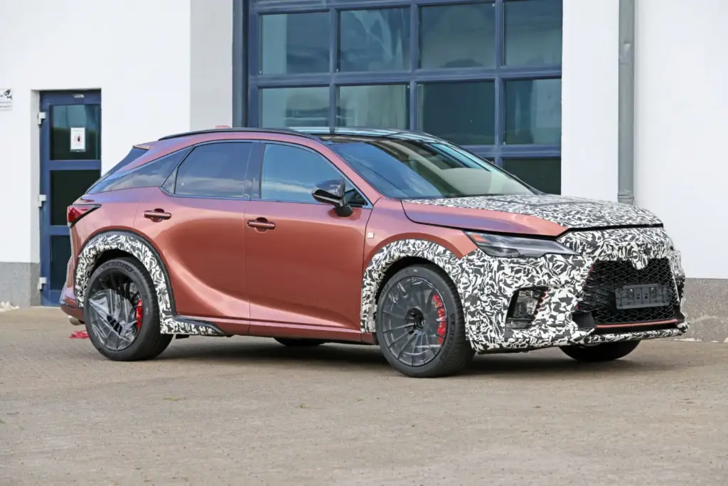 Fotos espía del Lexus RX Morizo RR: el SUV que cambia las reglas del juego 27 Motor16 Lexus RX Morizo RR espia 23 Motor16