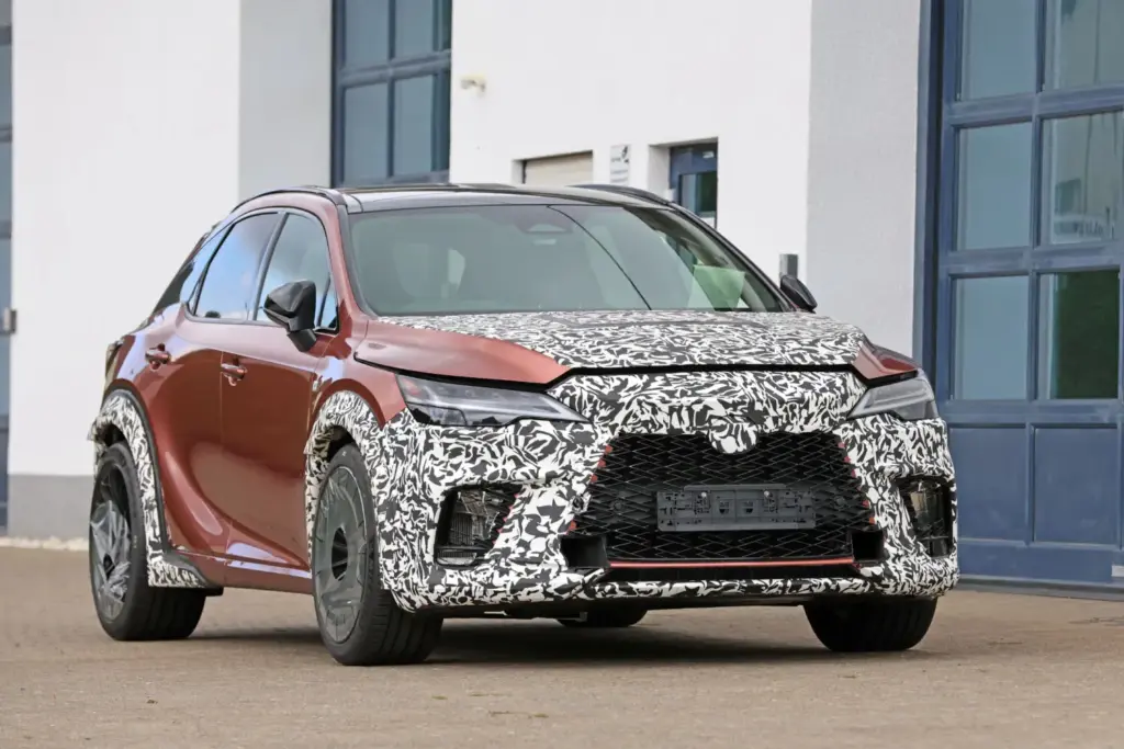 Fotos espía del Lexus RX Morizo RR: el SUV que cambia las reglas del juego 11 Motor16 Lexus RX Morizo RR espia 7 Motor16