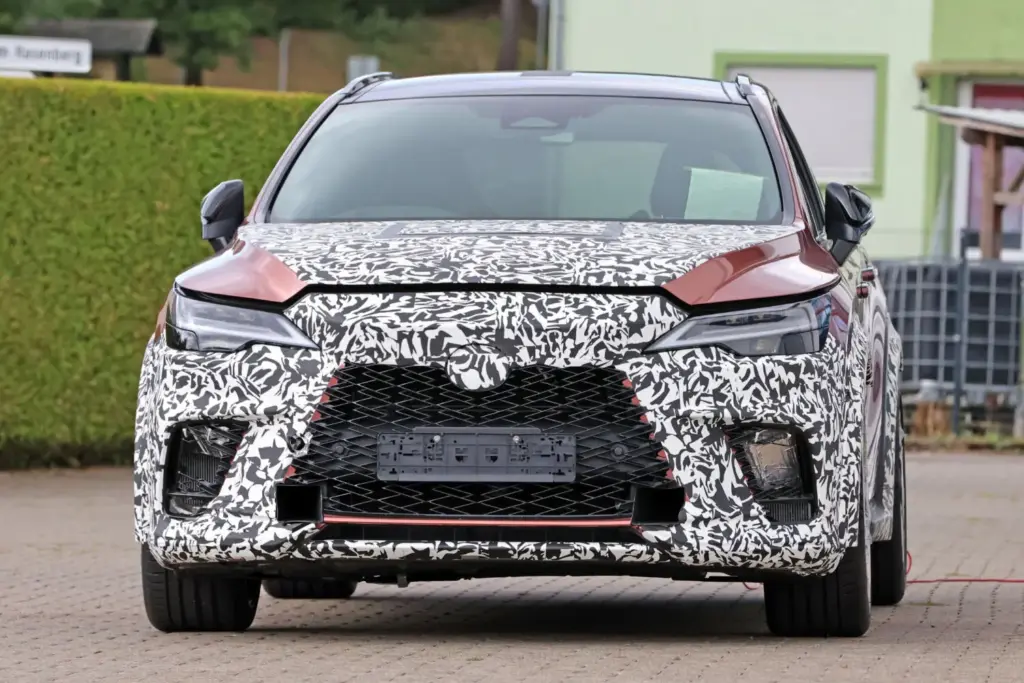 Fotos espía del Lexus RX Morizo RR: el SUV que cambia las reglas del juego 12 Motor16 Lexus RX Morizo RR espia 8 Motor16