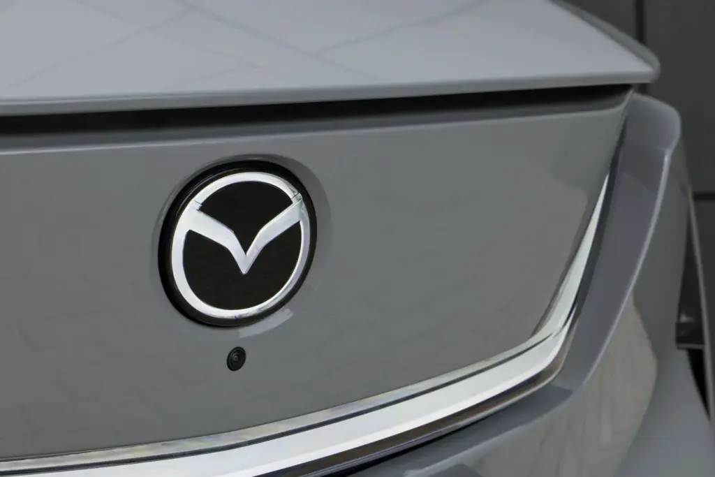 Primera prueba del Mazda CX-6e: SUV eléctrico de excelente dinámica 62 Motor16 MAZDA CX 6e detale exterior 2 Motor16