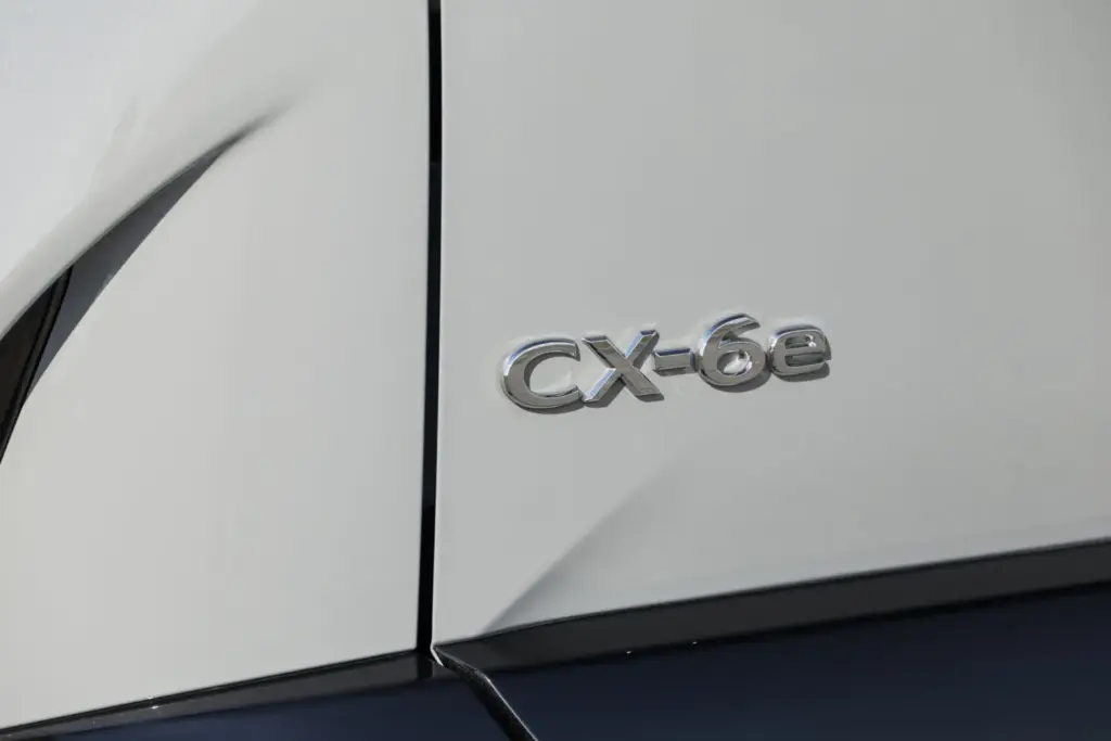 Primera prueba del Mazda CX-6e: SUV eléctrico de excelente dinámica 58 Motor16 MAZDA CX 6e detale exterior 7 Motor16