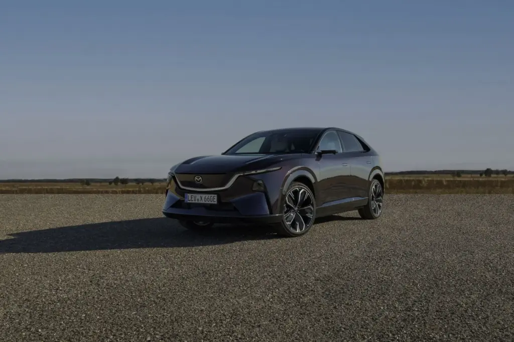 Primera prueba del Mazda CX-6e: SUV eléctrico de excelente dinámica 34 Motor16 MAZDA CX 6e estatica 1 Motor16