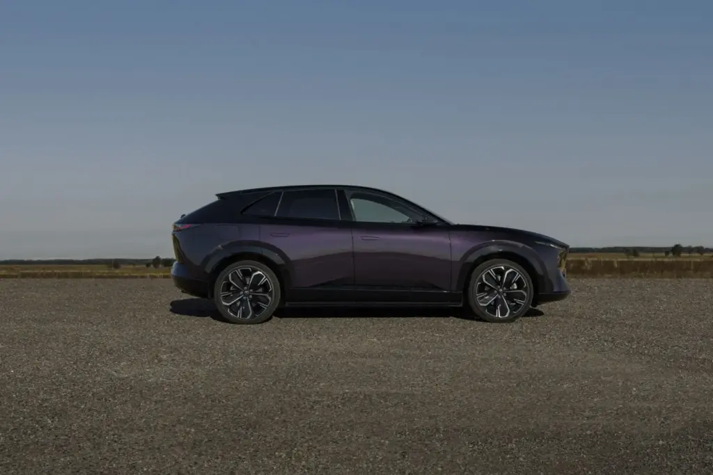 Primera prueba del Mazda CX-6e: SUV eléctrico de excelente dinámica 29 Motor16 MAZDA CX 6e estatica 7 Motor16