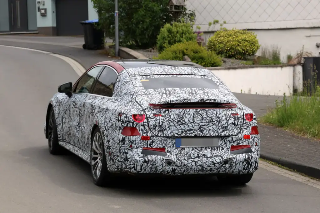 Fotos espía del Mercedes-AMG Clase C eléctrico: ¿Una amenaza para el BMW i3 M? 2 Motor16 MB AMG C EV 13 Motor16