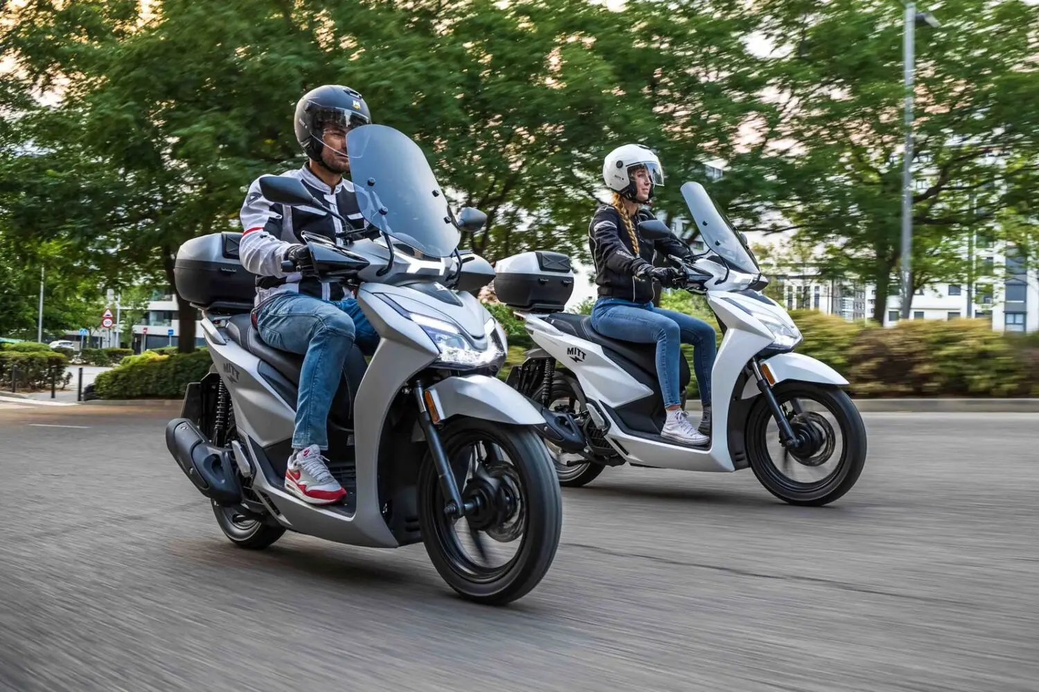 MITT ALTO 125: el scooter con 15 CV, radar de ángulo muerto y baúl que llega a España por 2.595 euros