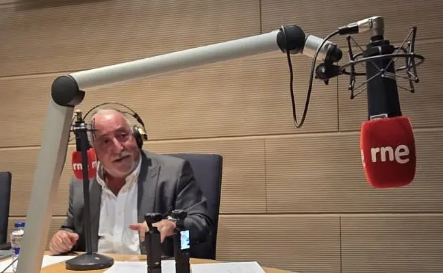 Pere Navarro admite fallos con la baliza V-16 obligatoria: multa de 200 euros y Guardia Civil sin instrucción 1 Motor16 MOTOR 5 PERE NAVARRO 2026 2 Motor16