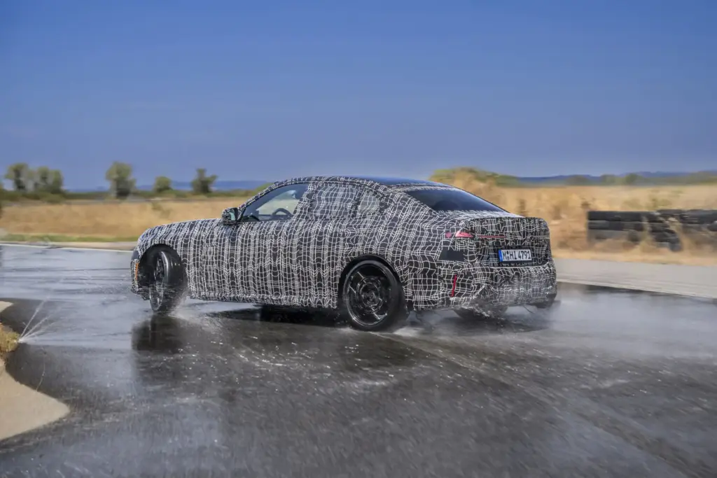 El nuevo BMW Serie 3 entra en su recta final 1 Motor16 Nuevo BMW Serie 3 camuflado 10 Motor16