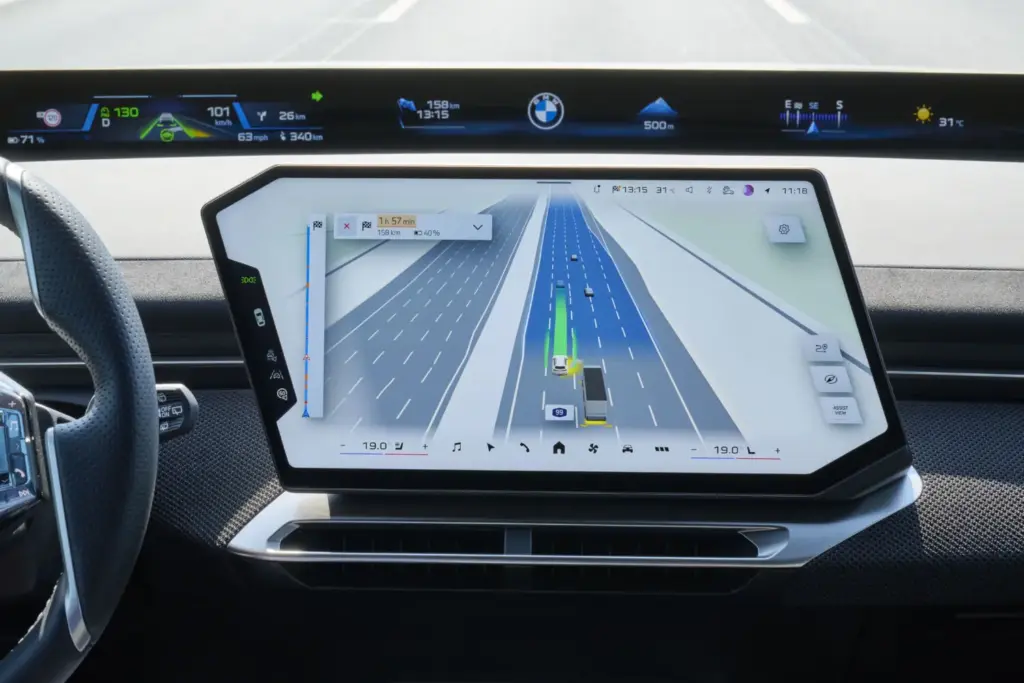 Navegación y asistencia al conductor con vista 3D: así es el nuevo navegador BMW Maps 5 Motor16 P90652799 highRes bmw maps with driver Motor16