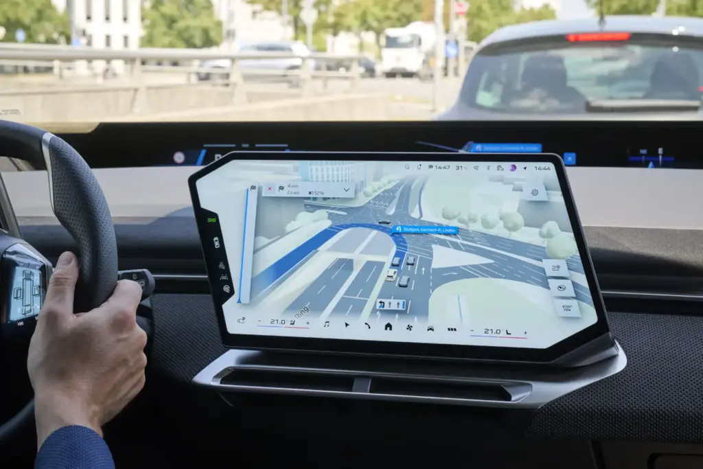 Navegación y asistencia al conductor con vista 3D: así es el nuevo navegador BMW Maps 15 Motor16 P90652813 highRes bmw maps with driver Motor16