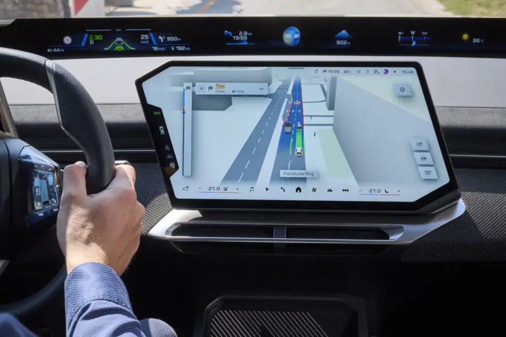 Navegación y asistencia al conductor con vista 3D: así es el nuevo navegador BMW Maps 23 Motor16 P90652820 highRes bmw maps with driver Motor16