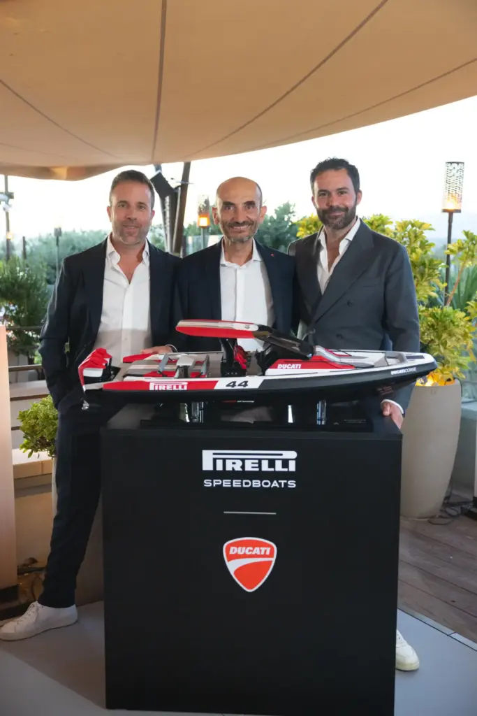 PIRELLI 44 Ducati Edition: la primera Ducati que flota y tiene 1.500 CV