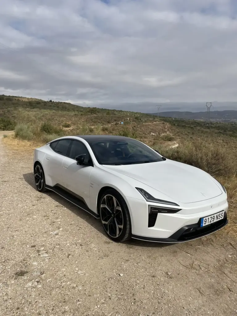 Probamos el Polestar 5: un suave vendaval del norte 13 Motor16 POLESTAR 5 TOMA DE CONTACTO 4 Motor16