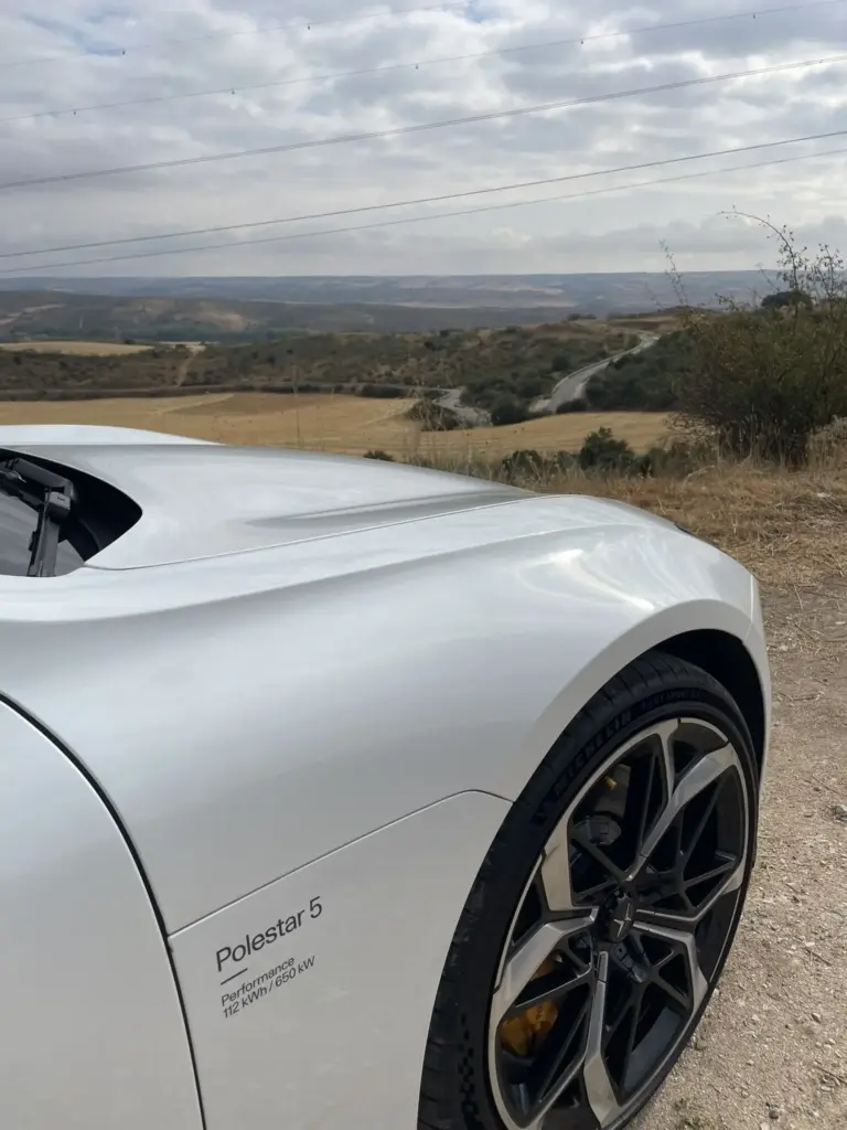 Probamos el Polestar 5: un suave vendaval del norte 16 Motor16 POLESTAR 5 TOMA DE CONTACTO 7 Motor16