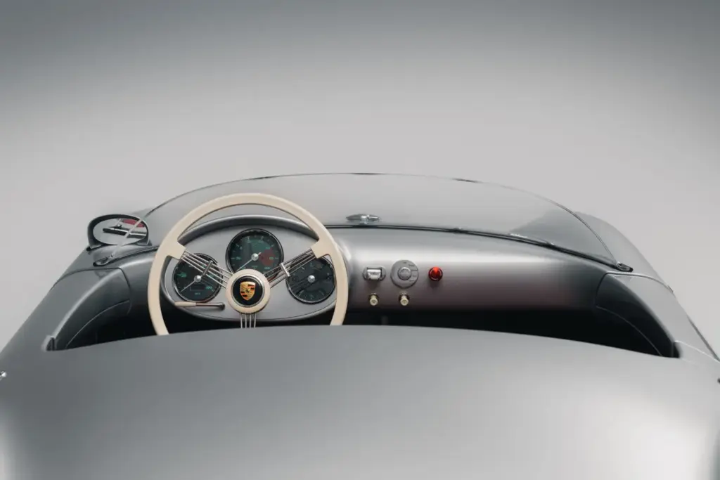 Porsche 550 J, un 550 Spyder a escala y 100% eléctrico, la última creación de Hedley Studios 22 Motor16 PORSCHE 550 J HEDLEY STUDIOS 17 Motor16