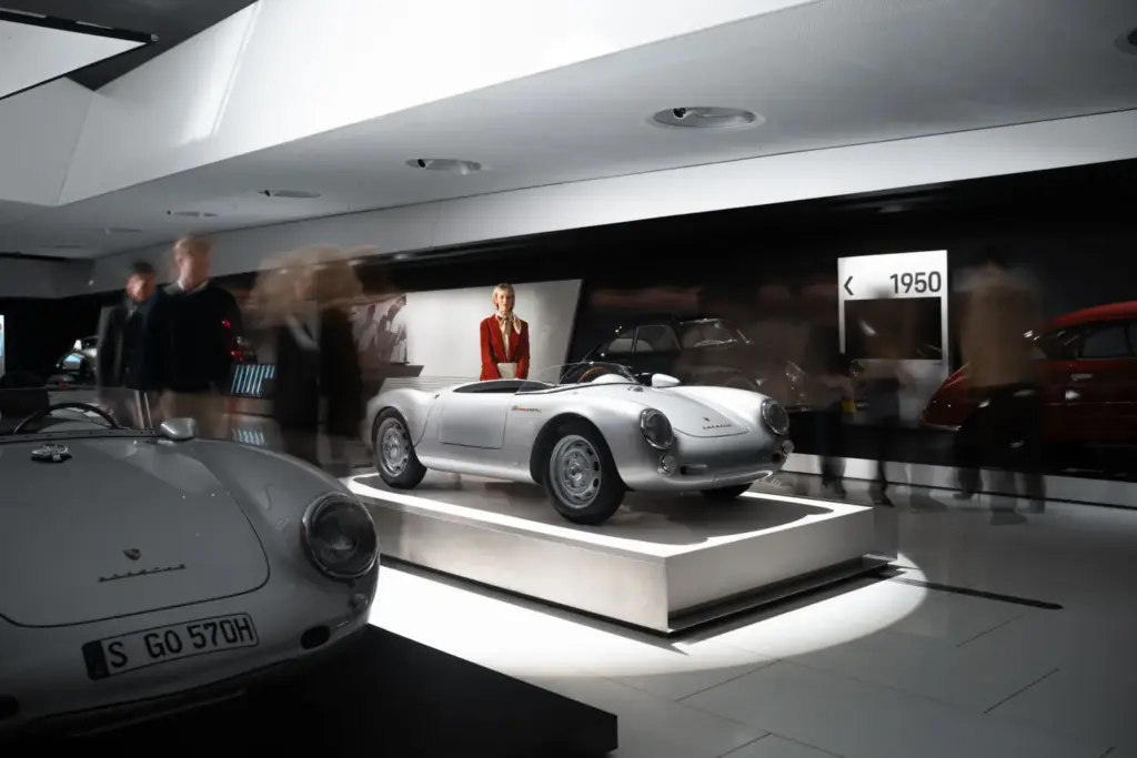 Porsche 550 J, un 550 Spyder a escala y 100% eléctrico, la última creación de Hedley Studios 8 Motor16 PORSCHE 550 J HEDLEY STUDIOS 3 Motor16