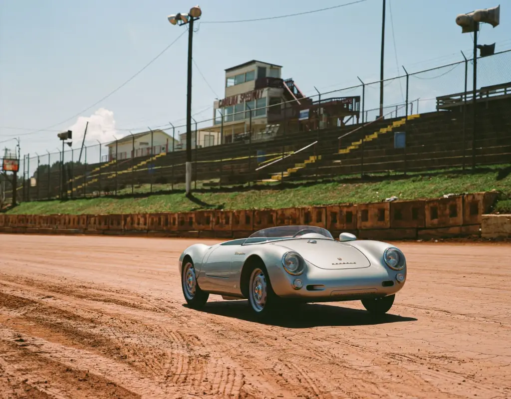 Porsche 550 J, un 550 Spyder a escala y 100% eléctrico, la última creación de Hedley Studios 10 Motor16 PORSCHE 550 J HEDLEY STUDIOS 5 Motor16