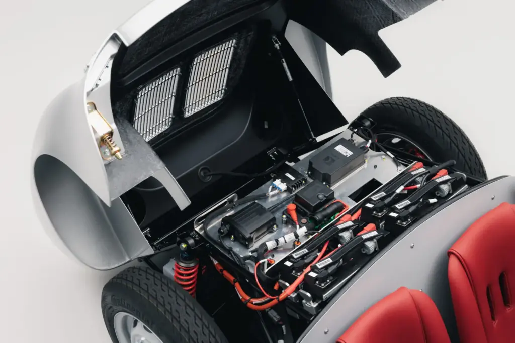 Porsche 550 J, un 550 Spyder a escala y 100% eléctrico, la última creación de Hedley Studios 3 Motor16 PORSCHE 550 J HEDLEY STUDIOS 9 Motor16