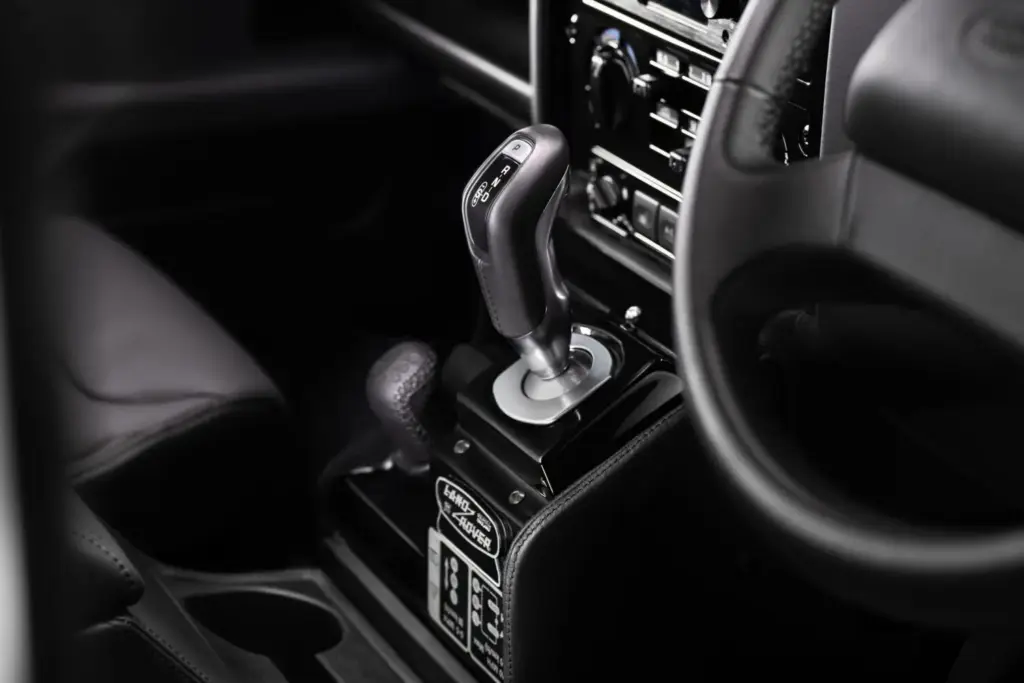 La división Defender Classic de Land Rover lanza un nuevo programa de mejoras para el legendario todoterreno 17 Motor16 PROGRAMA DEFENDER CLASSIC WORKS V8 13 Motor16
