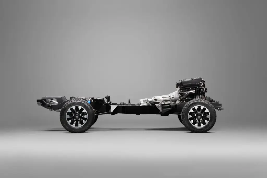 La división Defender Classic de Land Rover lanza un nuevo programa de mejoras para el legendario todoterreno 3 Motor16 PROGRAMA DEFENDER CLASSIC WORKS V8 2 Motor16