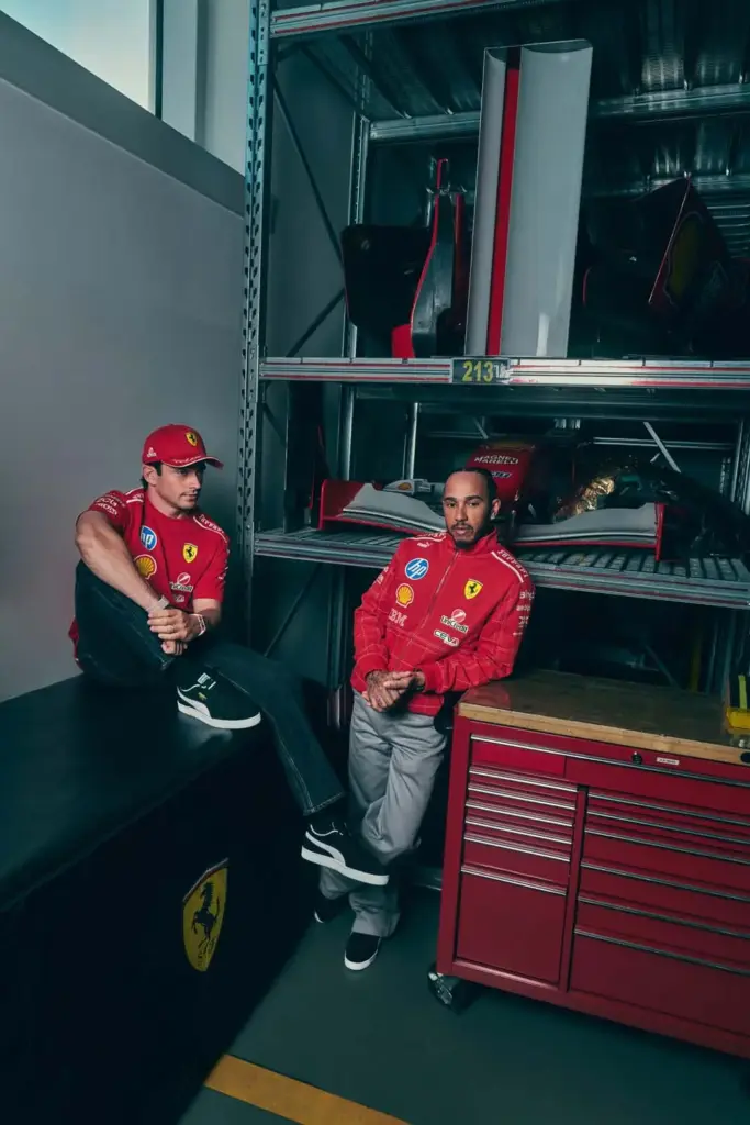 PUMA y Ferrari resucitan el rojo de 1996: la colección Monza rinde homenaje al primer año de Schumacher en la Scuderia 1 Motor16 Charles Leclerc y Lewis Hamilton, PUMA y Ferrari