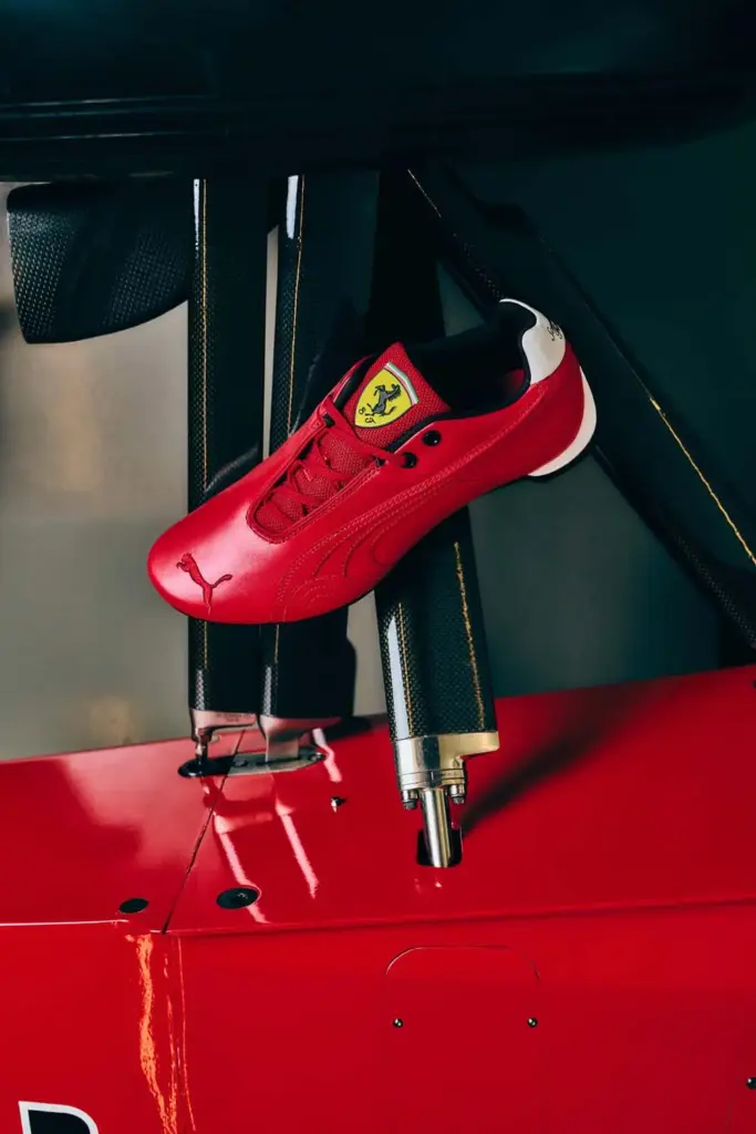 PUMA y Ferrari resucitan el rojo de 1996: la colección Monza rinde homenaje al primer año de Schumacher en la Scuderia 25 Motor16 PUMA X FERRARI COLECCION MONZA3 Motor16