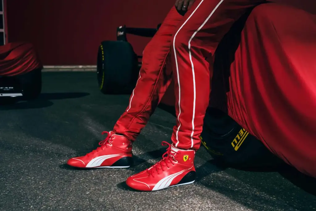 PUMA y Ferrari resucitan el rojo de 1996: la colección Monza rinde homenaje al primer año de Schumacher en la Scuderia 21 Motor16 PUMA X FERRARI COLECCION MONZA8 Motor16