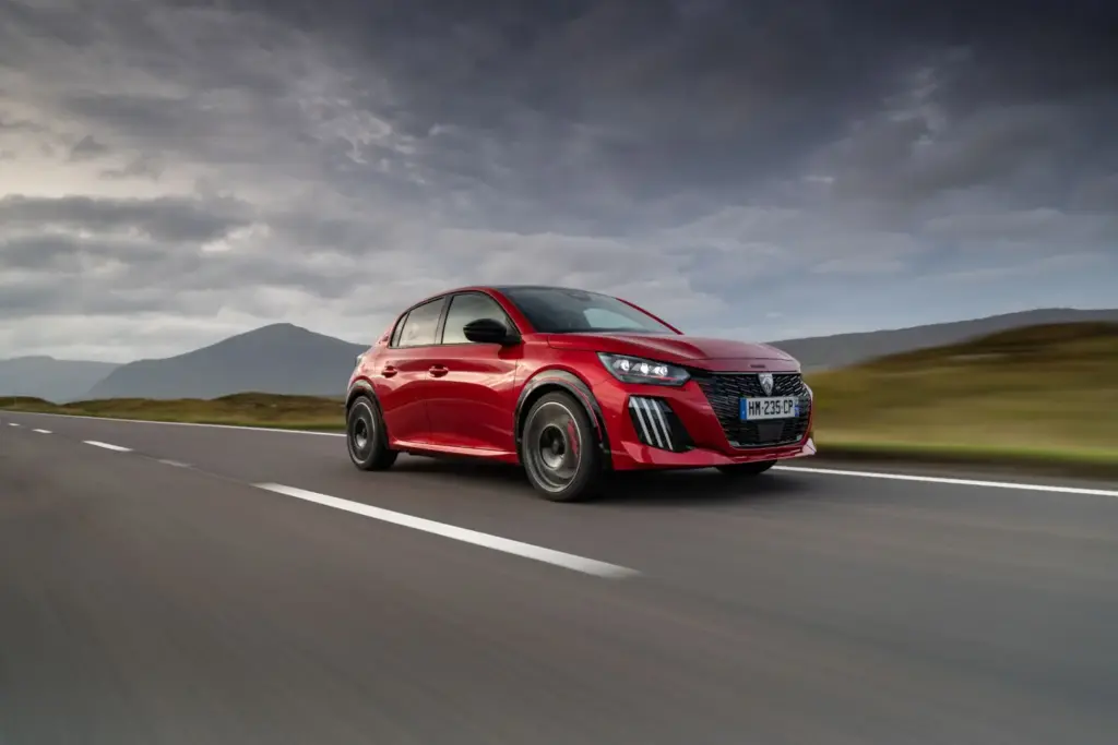 Primera prueba del Peugeot E-208 GTi: Lo mejor, para el final 23 Motor16 Peugeot E 208 GTi Elixir Red primera prueba 28 Motor16