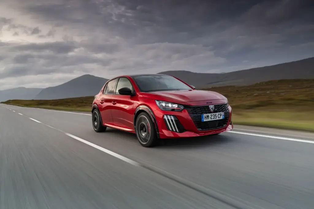 Primera prueba del Peugeot E-208 GTi: Lo mejor, para el final 24 Motor16 Peugeot E 208 GTi Elixir Red primera prueba 29 Motor16