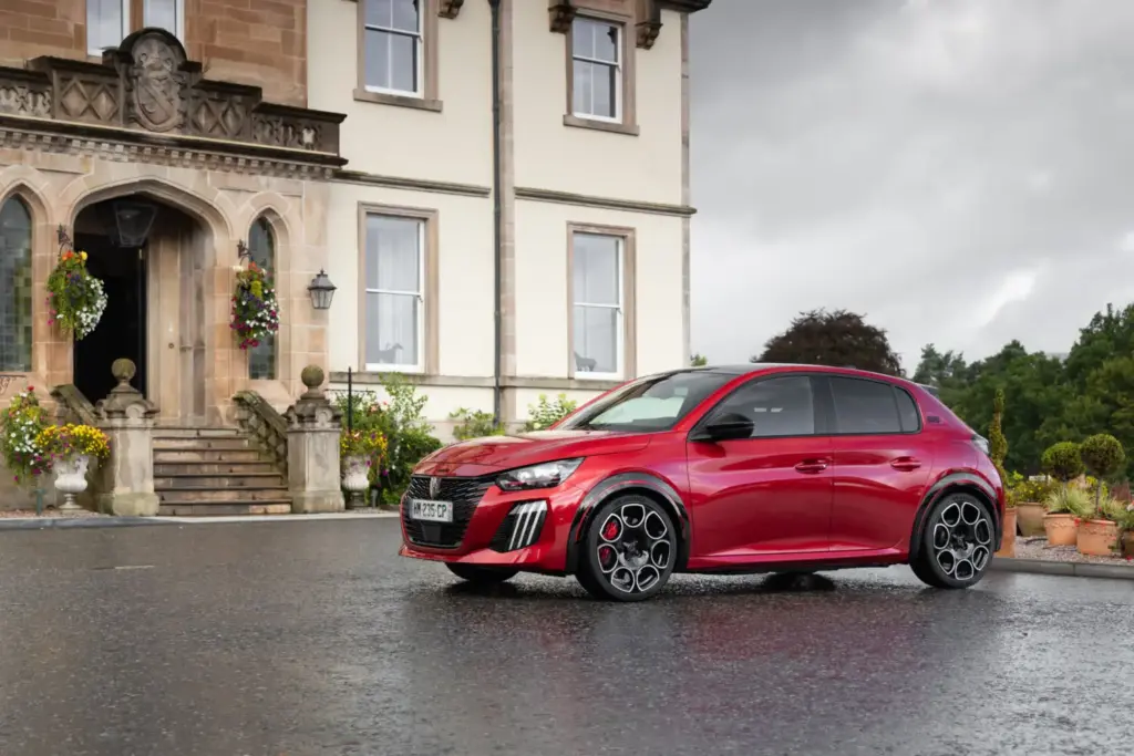Primera prueba del Peugeot E-208 GTi: Lo mejor, para el final 66 Motor16 Peugeot E 208 GTi Elixir Red primera prueba 71 Motor16