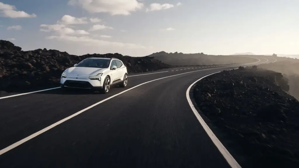 Nuevo Polestar 4 SUV: más espacio y versatilidad sin renunciar a las prestaciones 24 Motor16 Polestar 4 SUV 18 Motor16