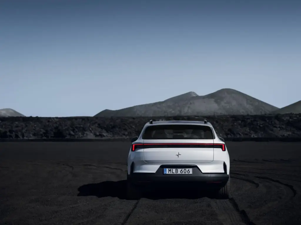 Nuevo Polestar 4 SUV: más espacio y versatilidad sin renunciar a las prestaciones 31 Motor16 Polestar 4 SUV 25 Motor16