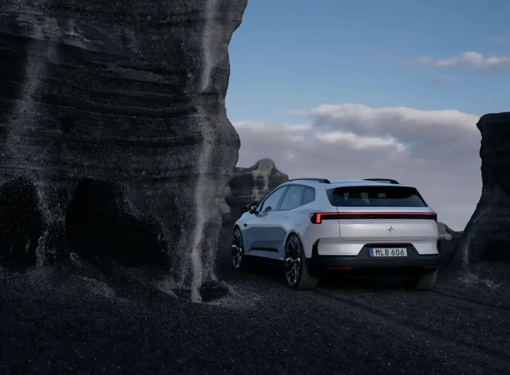 Nuevo Polestar 4 SUV: más espacio y versatilidad sin renunciar a las prestaciones 34 Motor16 Polestar 4 SUV 28 Motor16