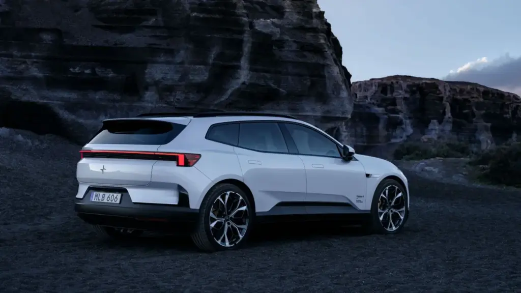 Nuevo Polestar 4 SUV: más espacio y versatilidad sin renunciar a las prestaciones 36 Motor16 Polestar 4 SUV 30 Motor16