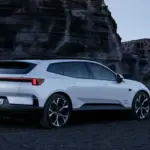El Polestar 4 SUV 2027 alcanza 630 km de autonomía, suma una versión de 536 CV y elimina el polémico techo sin luneta