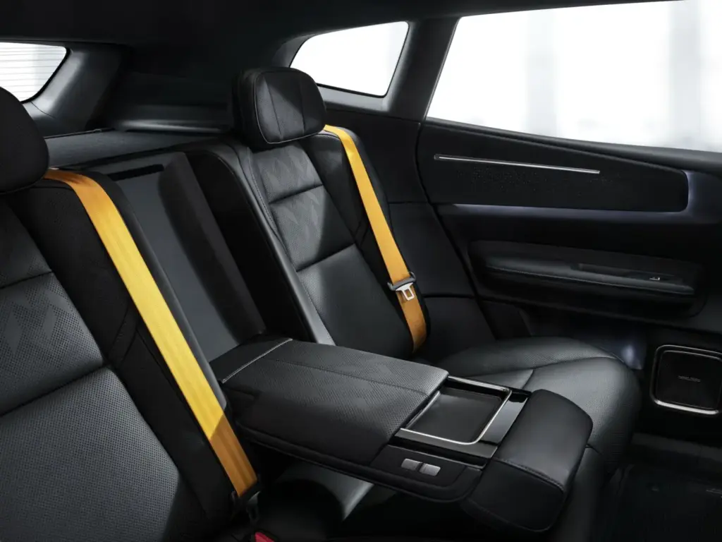 Nuevo Polestar 4 SUV: más espacio y versatilidad sin renunciar a las prestaciones 21 Motor16 Polestar 4 SUV 6 Motor16