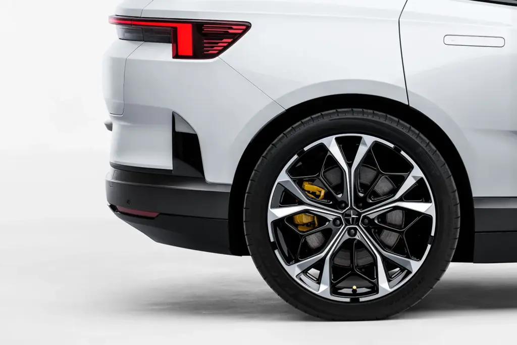 Nuevo Polestar 4 SUV: más espacio y versatilidad sin renunciar a las prestaciones 5 Motor16 Polestar 4 SUV 9 Motor16