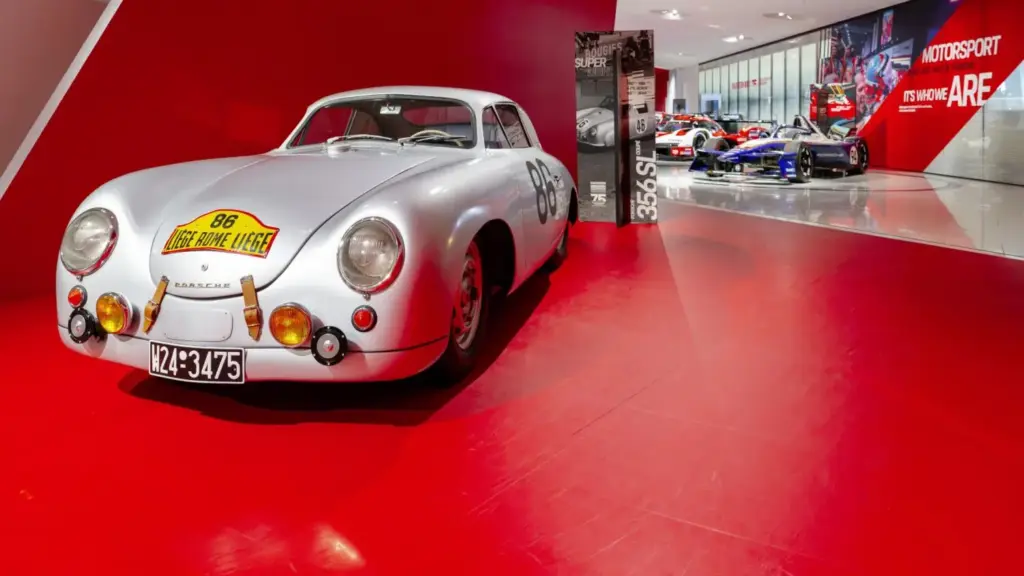 Porsche reconstruye la historia de uno de sus primeros 356 SL de competición 7 Motor16 RACEBORN MOMENTS Porsche 356 SL 1 Motor16