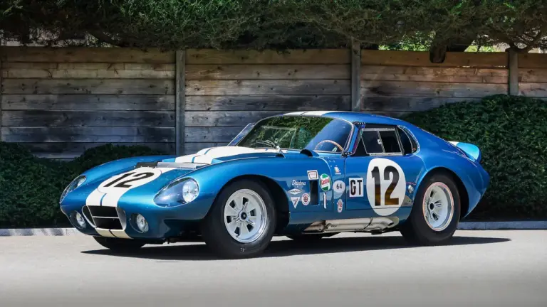 El Shelby Cobra Daytona Coupé de 1964 pulveriza el récord: el coche americano más caro de la historia