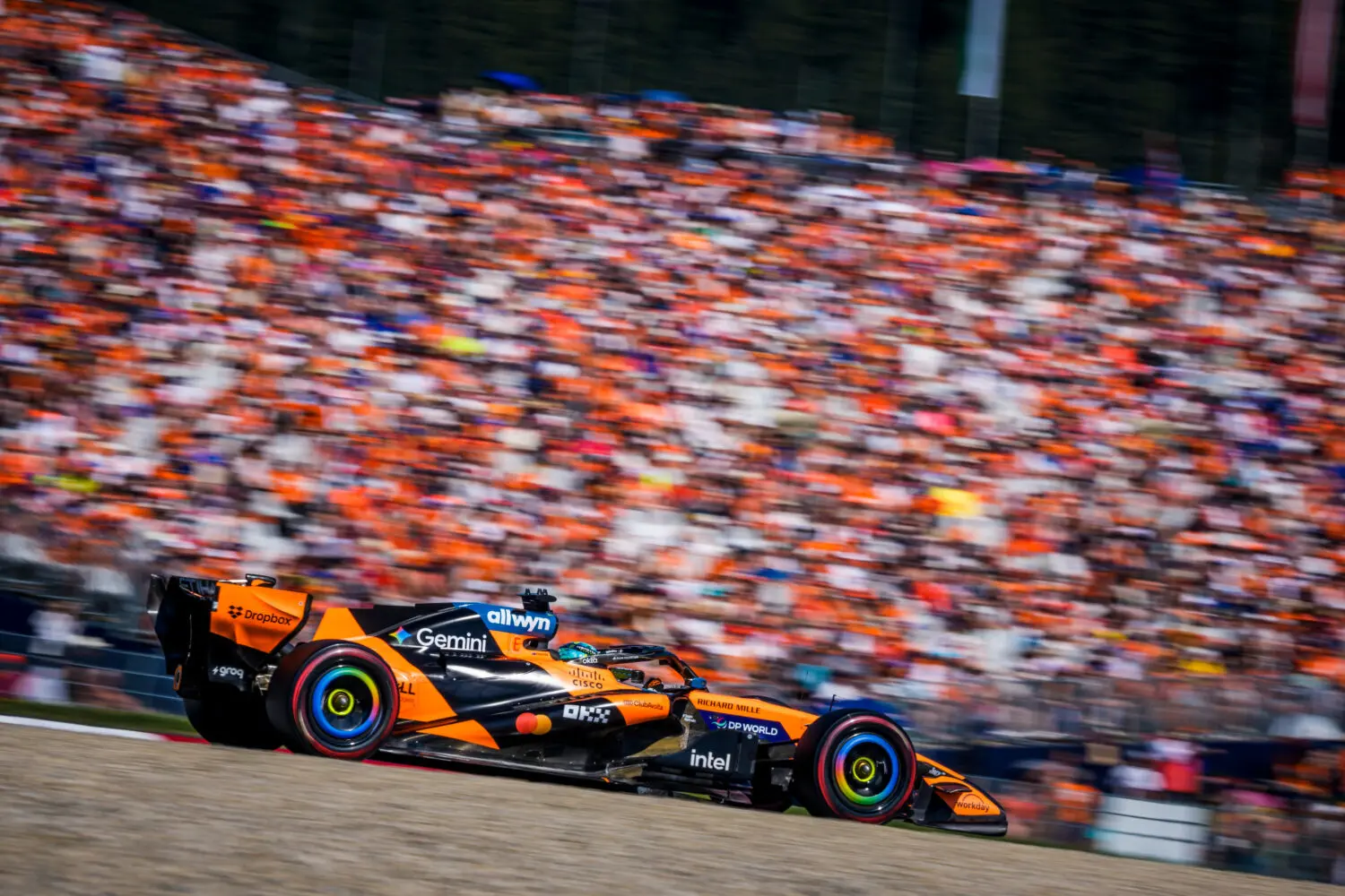McLaren Racing dispara sus ingresos: primer equipo de F1 en alcanzar los 1.000 millones