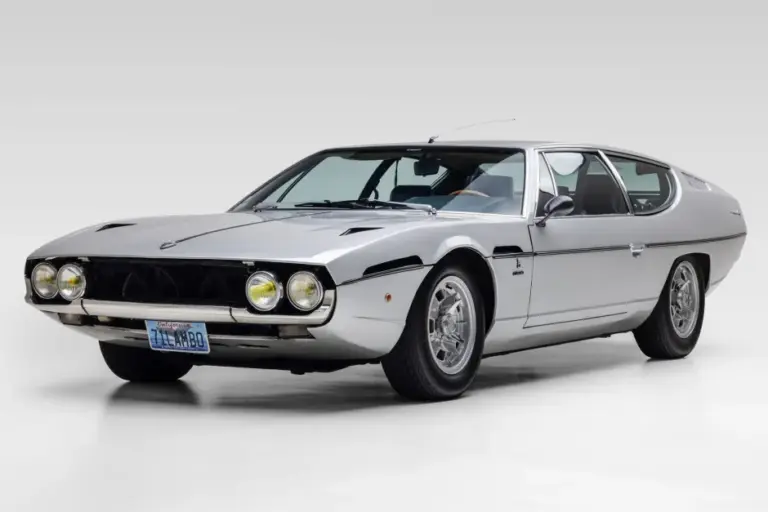 El Lamborghini Espada Series II de 1971 que custodió el expresidente del Lamborghini Club France sale a subasta