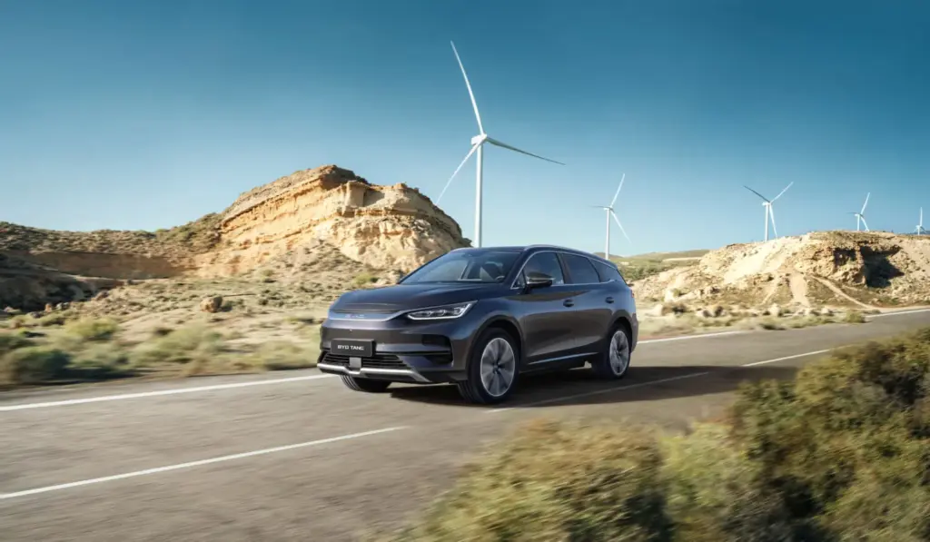 BYD lleva a ECOMOV Valencia toda su gama electrificada con ofertas especiales 13 Motor16 TANG Dinamico 4 Motor16